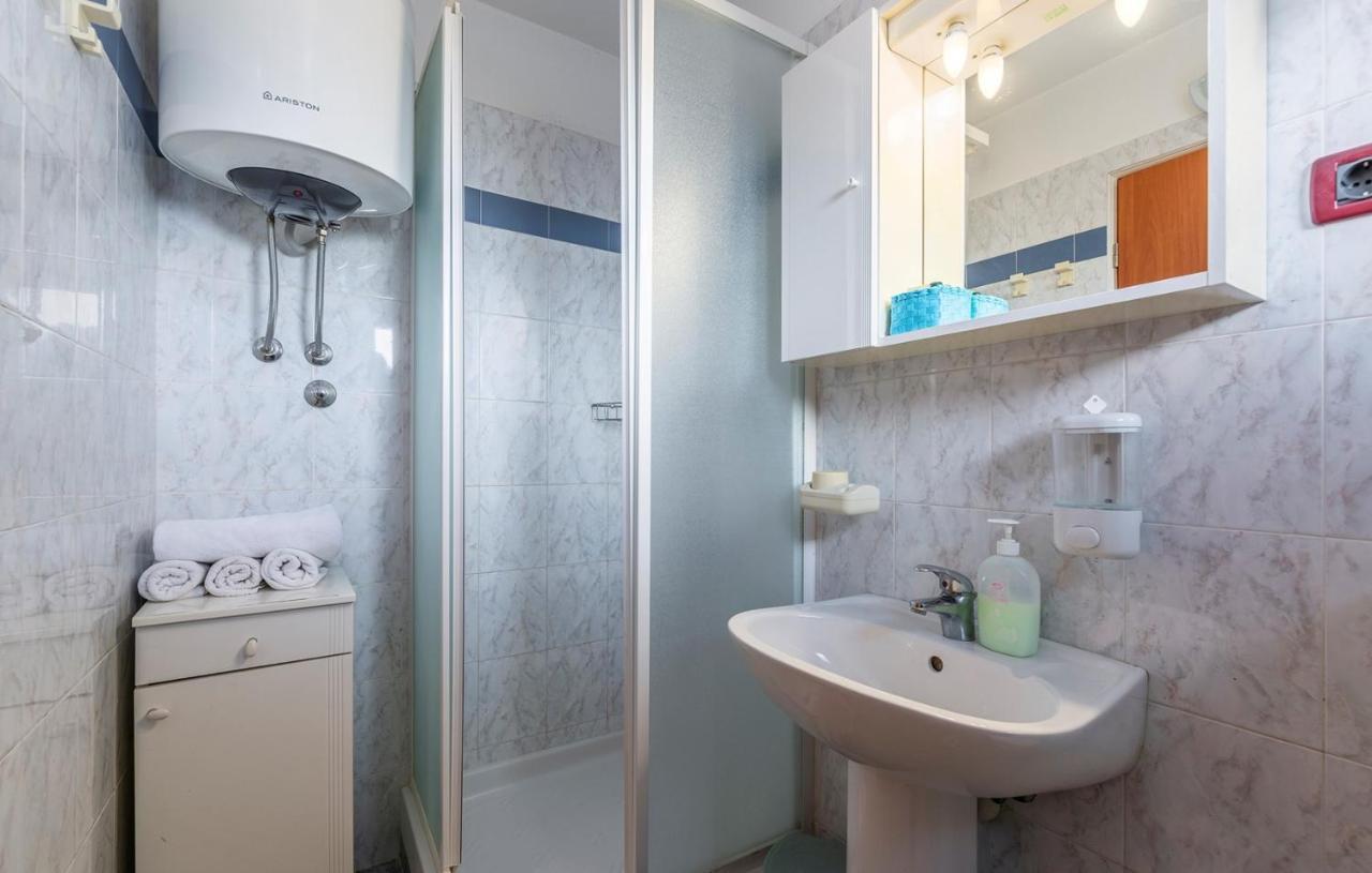 Apartments And Rooms Laura Pazin Extérieur photo