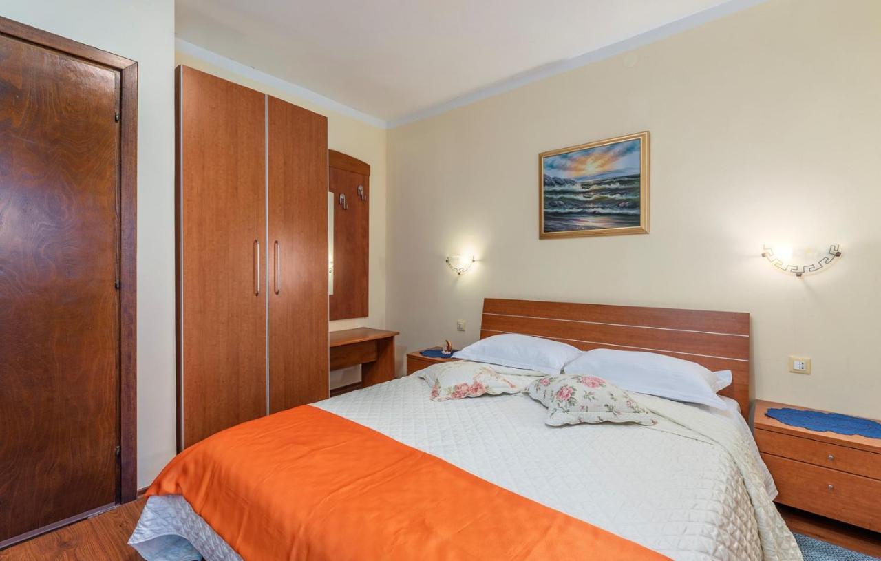 Apartments And Rooms Laura Pazin Extérieur photo
