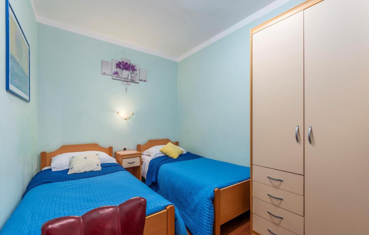 Apartments And Rooms Laura Pazin Extérieur photo
